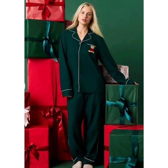 NWT Posh Peanut Women's Flannelette Luxe Pajama Set M Green Teddy Bear Soft - Picture 2 of 9